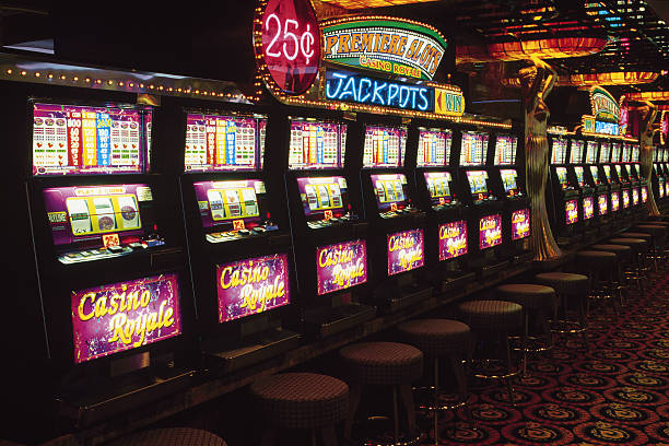 livedraw macau platform interface showing football markets and live-dealer tables