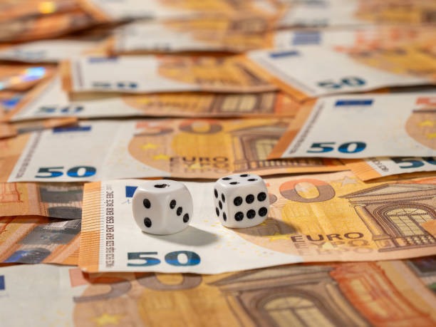 Live dealer at Texas Hold'em Bonus table on livedraw macau platform